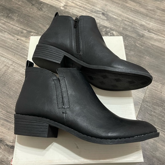 Women’s Sun Stone booties size 8.5 - Picture 2 of 3